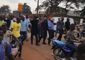 E Zingo Biani est appuyé par des agents français. Analyse.