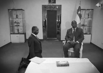 Rencontre Touadéra-Bozizé : l’ancien président se met à genoux