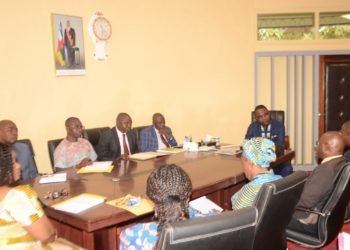 Réaction immédiate du gouvernement aux changements dans le monde entier