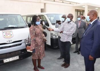 LE PRESIDENT DE LA REPUBLIQUE DOTE LE CONSEIL NATIONAL DE LA JEUNESSE ET L’ORGANISATION DES FEMMES CENTRAFRICAINES EN MOYENS ROULANTS