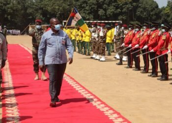 LE PRESIDENT TOUADERA PRESIDE LA CEREMONIE DE SORTIE SOUS LE DRAPEAU DE 578 SOLDATS