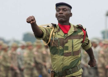 Accomplissement les Russes sur les champs de bataille en RCA