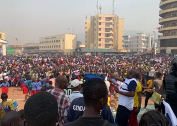 20 000 personnes se sont ressemblées à Bangui pour exprimer leur soutien aux FACA et la coopération avec la Russie