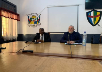 Conférence de presse du ministre de la Sécurité publique de la RCA avec le représentant des instructeurs russes