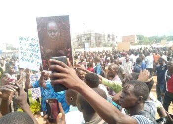 Non à la Concertation avec les terroristes