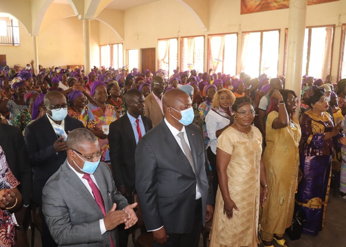 Le président Touadera a rendu visite aux maires de la RCA et aux femmes baptistes