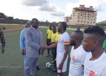 RCA-Football: le ministre de la Jeunesse et des sports Aristide Reboas assisté au match de football de la ligue