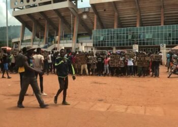 Manifestation à Bangui sous le titre, les hélicoptères de la MINUSCA aident les terroristes