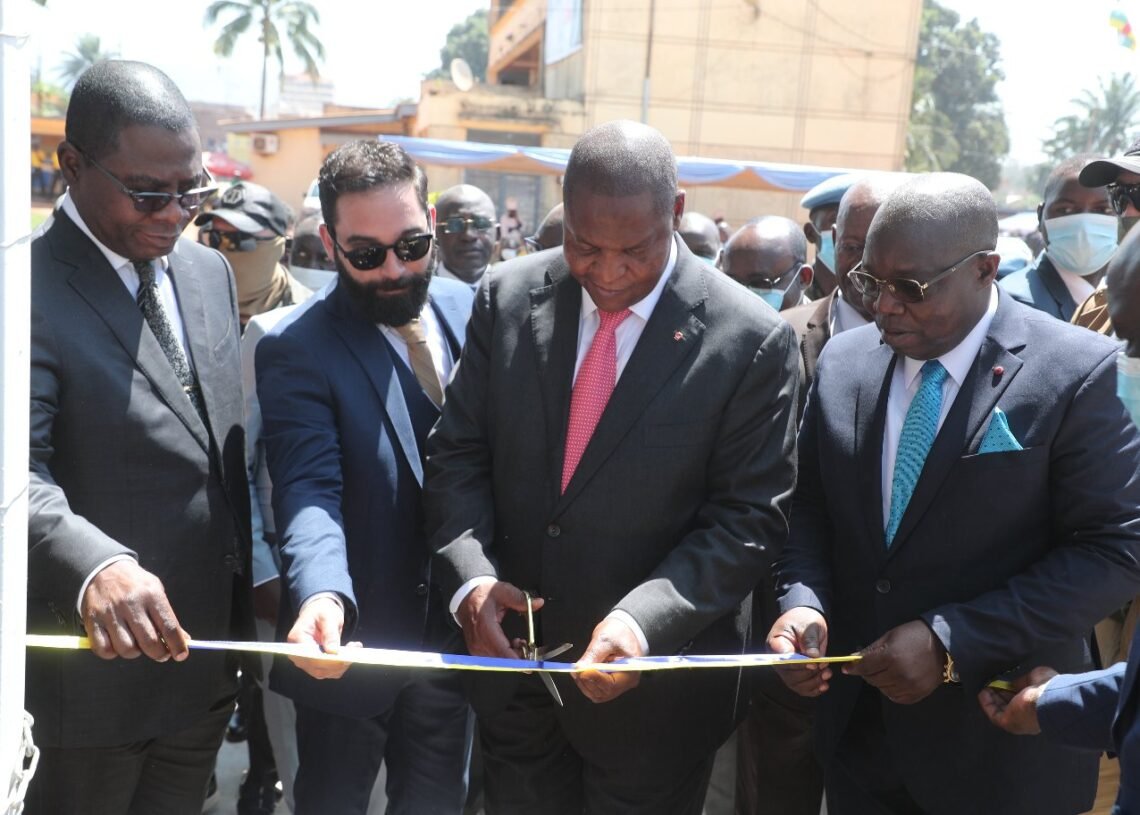 Faustin Archange Touadéra inaugure une nouvelle centrale thermique à Bangui