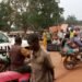 RCA-Bangui: La route de l&rsquo;aéroport est bloquée par des résidants aux voitures de la Minusca