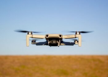 Le survol interdit d’un avion sans pilote de combat du type MAVIC « drone »