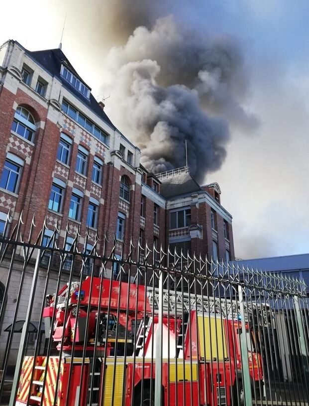 La banque de la France à Chamalière est en flamme