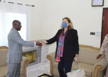 la Directrice intérimaire du service de l’action anti-mines des Nations-Unies, Ilene Cohn, a rencontré le ministre de la défense nationale et de la reconstruction de l’armée, Rameaux Claude BIREAU