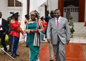 Le président TOUADERA  a présidé une réunion de travail avec Mme MARIAM CHABICHOU TALATA ZIME, vice-présidente de la République du Bénin
