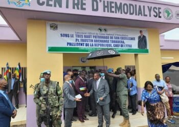 Dans le cadre de projet d&rsquo;infrastructure sanitaire moderne le Président de la République a lancé les activités du centre d&rsquo;hémodialyse et remis les ambulances