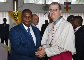 Le Président TOUADERA remercie Monseigneur Santiago DE WIT GUZMAN en fin de mission