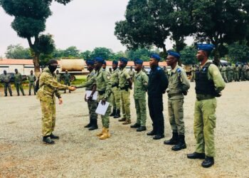 10 meilleurs tireurs gendarmes récompensés par les instructeurs russes