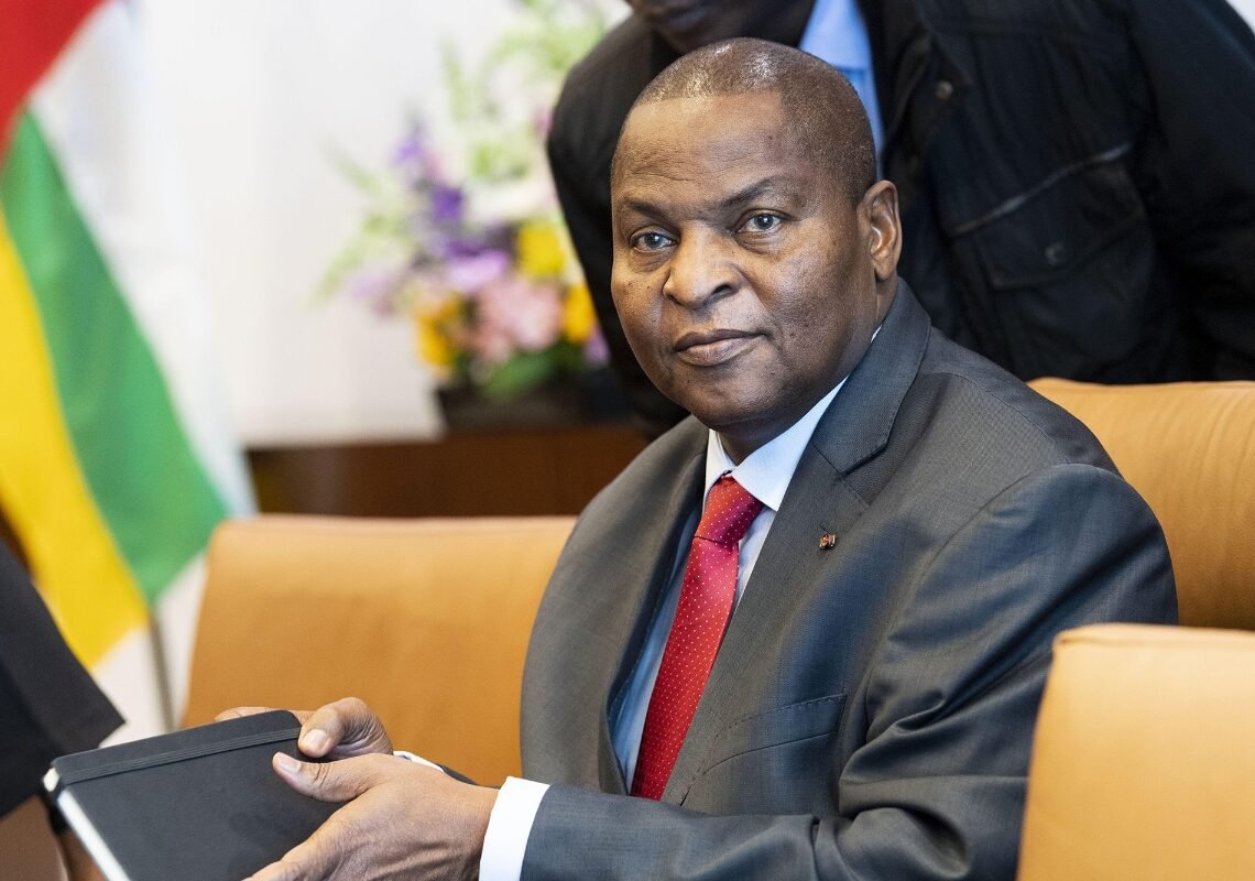 Son Excellence le Président présente le projet de la nouvelle constitution