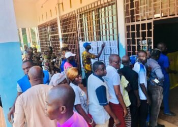 Les portes des bureaux de vote pour voter sur la nouvelle constitution se sont déjà ouvertes