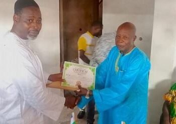 Référendum constitutionnel: le président du PUR et les notables du 3ème arrdt de Bangui soutiennent un échange de vues sur la nouvelle Constitution