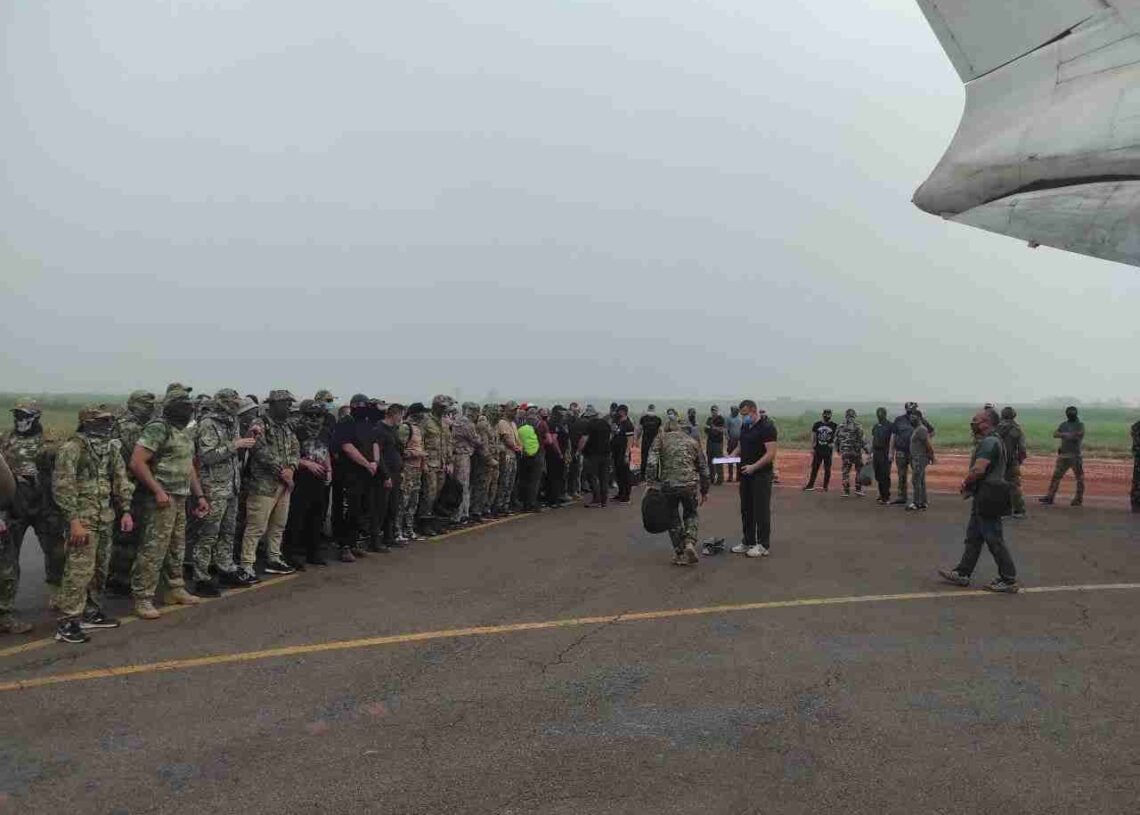 Un avion avec des instructeurs russes est arrivé à Bangui