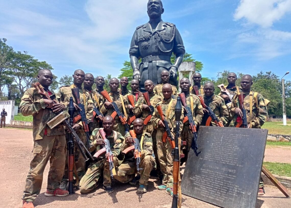 Les instructeurs de la COSI renforcent les capacités tactiques des FACA