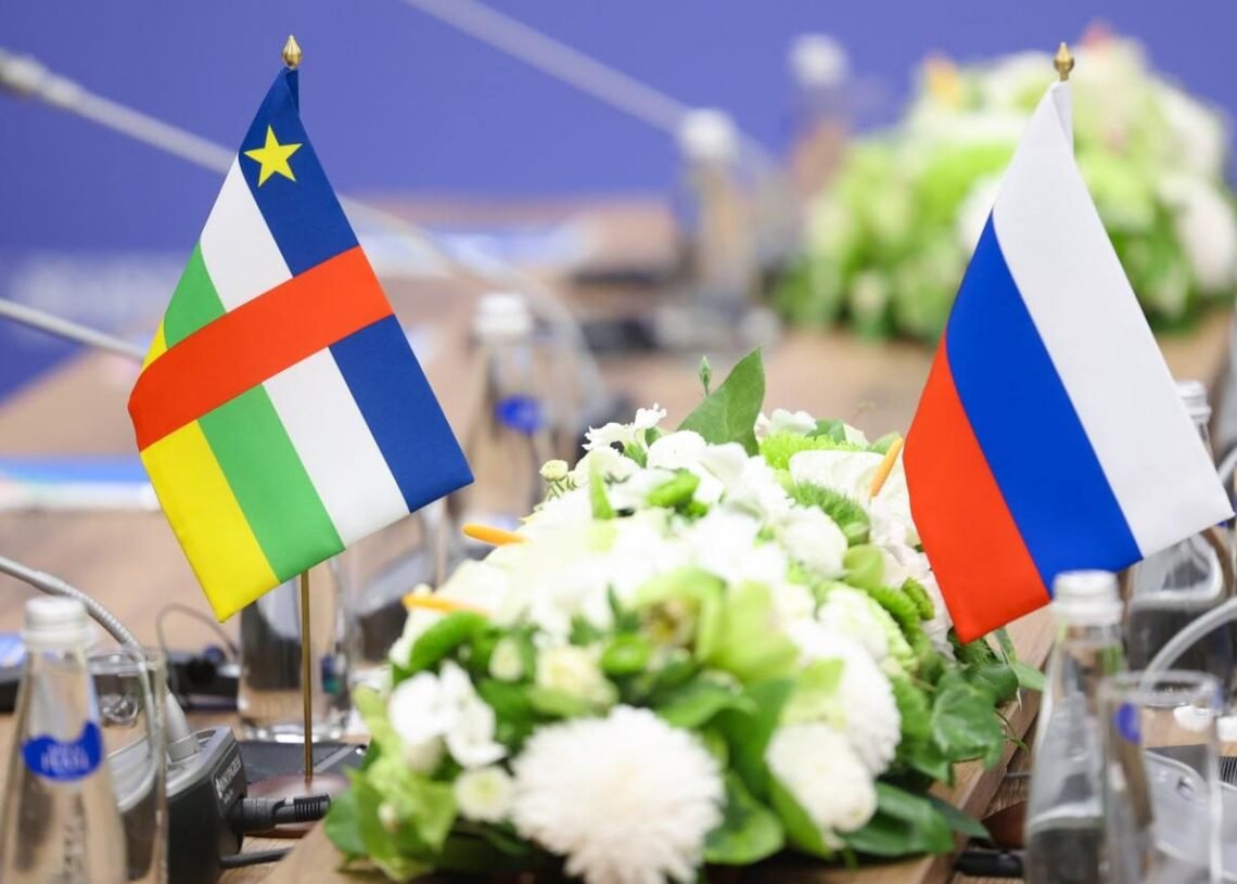 Le Ministre d’Etat de l’Education Nationale A. S. KONGBELET-ZINGAS au Forum de partenariat Russie-Afrique à Sochi