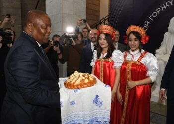 Visite du Professeur Touadéra à l&rsquo;Université Mendeleïev