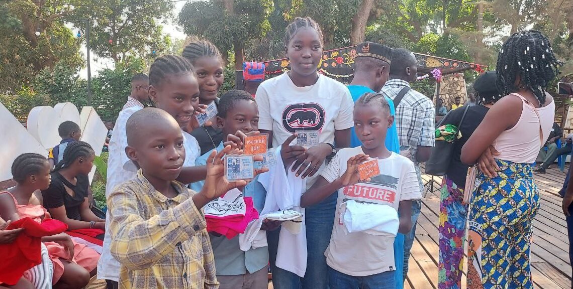 Cérémonie officielle de remise de certificats aux étudiants centrafricains à la Maison russe