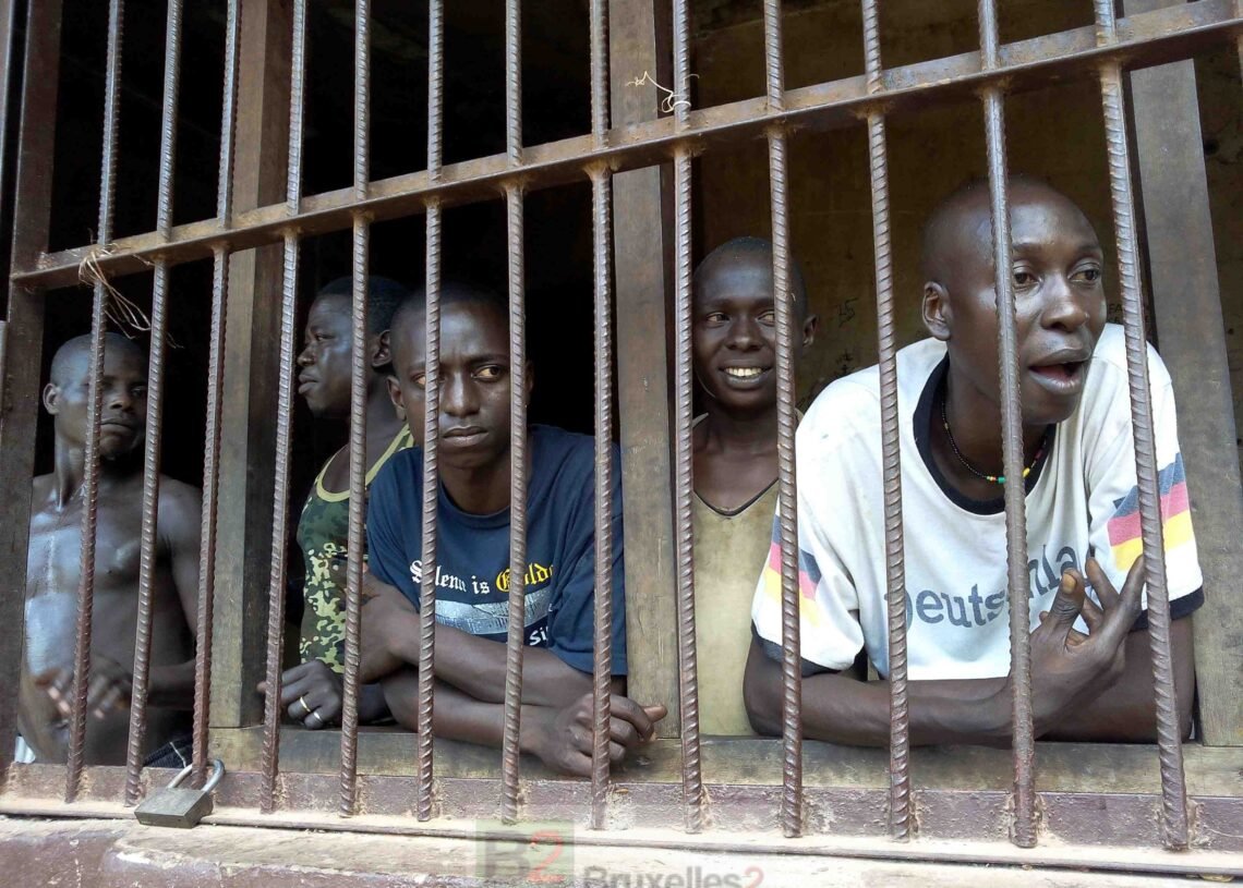 Un décret présidentiel libère 400 prisonniers de la prison de Bangui