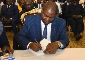 Présentation du livre d&rsquo;Euloge Doctrouvé KOÏ :  « Faustin Archange TOUADÉRA, une figure emblématique à l&rsquo;opposé des anti-valeurs »