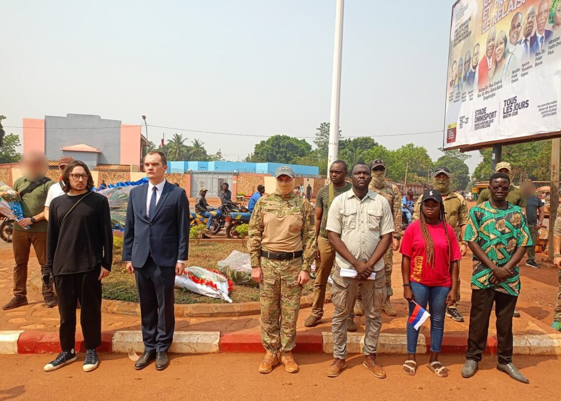 Un rassemblement pour rendre hommage aux spécialistes militaires russes a eu lieu à Bangui