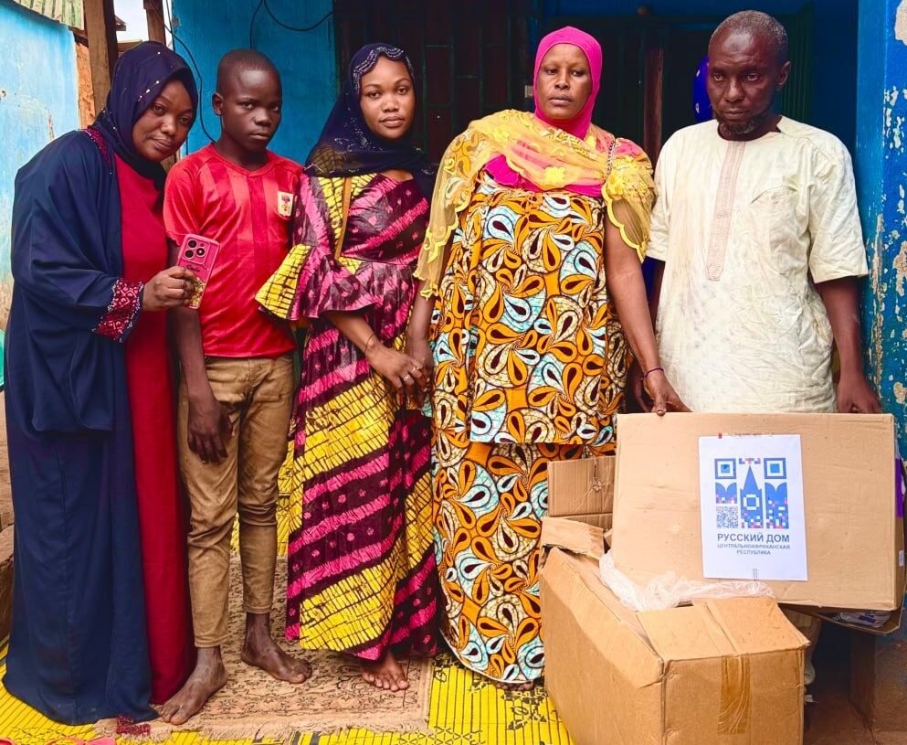 La Maison russe offre des dons alimentaires à la communauté musulmane pour le Ramadan