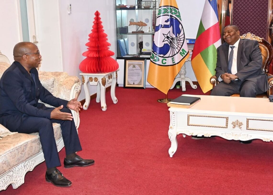 Audience de l&rsquo;Ambassadeur Jean-Jacques Demafouth par le Président de la République centrafricaine