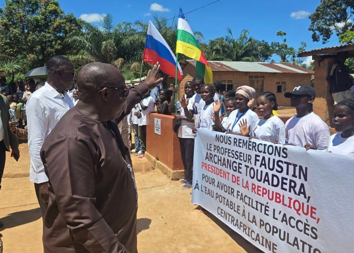 Remise des ouvrages d’eau potable à la population du 9ème arrondissement de la Capitale réalisés par la mission technique russe en RCA