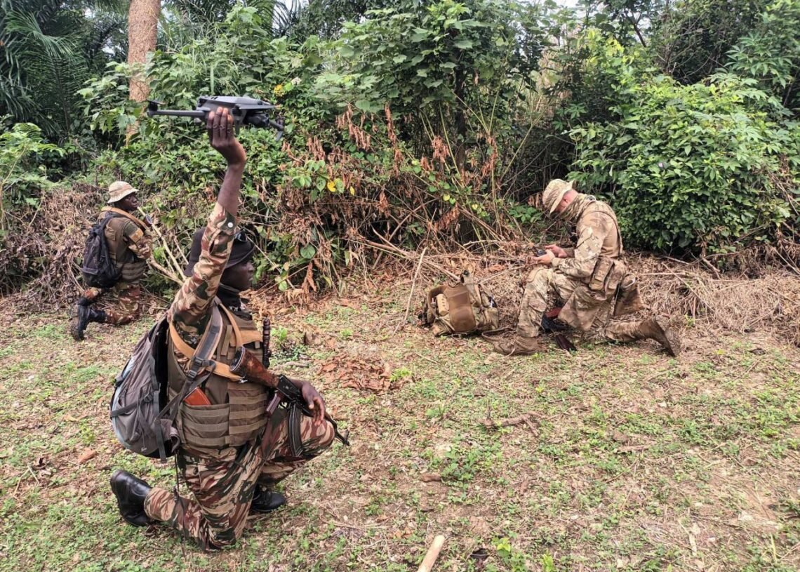 Les forces de sécurité en état d’alerte dans le cadre d’exercices antiterroristes devant les élections