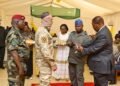 Le Président TOUADÉRA a présidé la cérémonie de décoration des instructeurs militaires russes