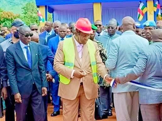 Un bilan lumineux pour la santé , l’eau et l’électricité sous la présidence de Faustin-Archange Touadéra