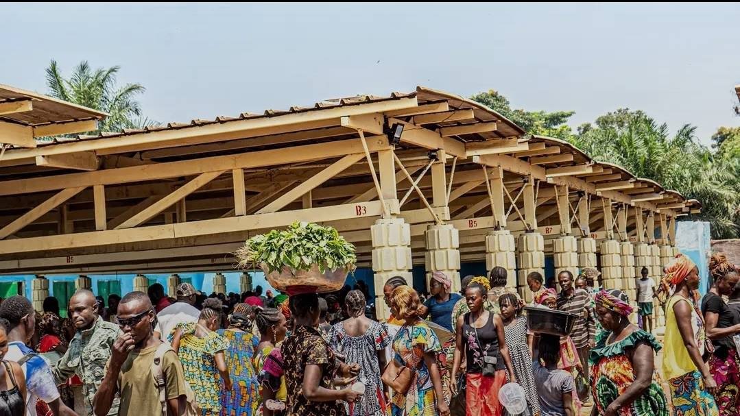 Le marché du Combattant rouvert après la reconstruction