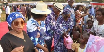 Le Couple Présidentiel a honoré les enfants des arrondissements de Bangui