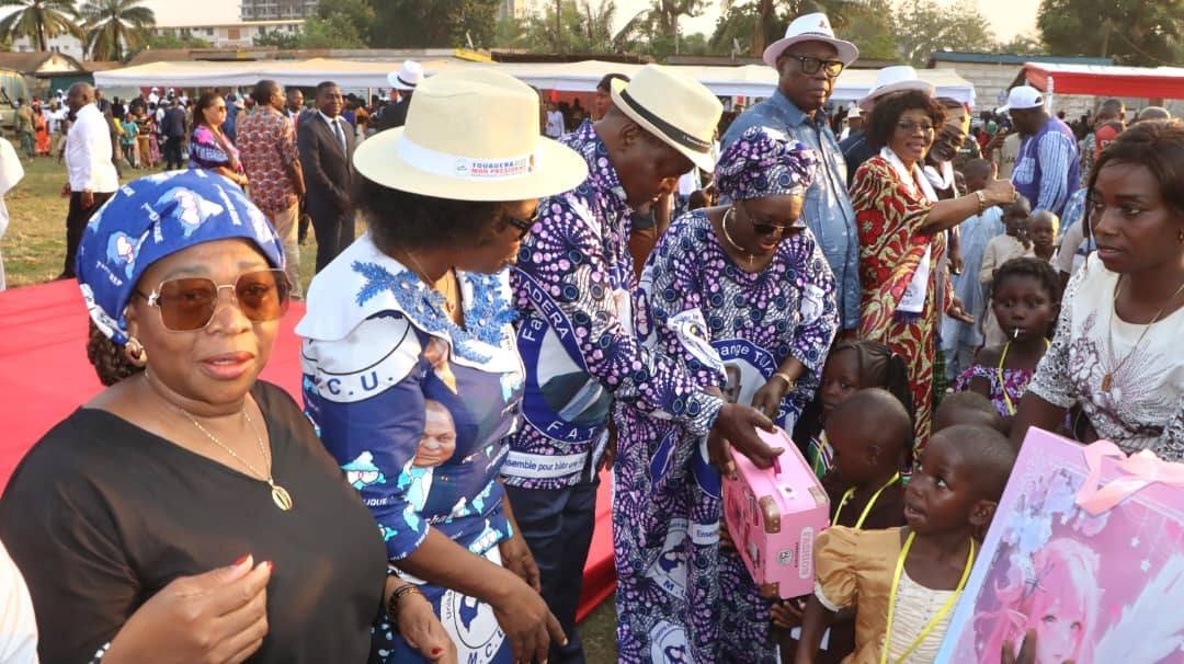 Le Couple Présidentiel a honoré les enfants des arrondissements de Bangui