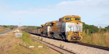 La RCA construit sa première voie ferrée