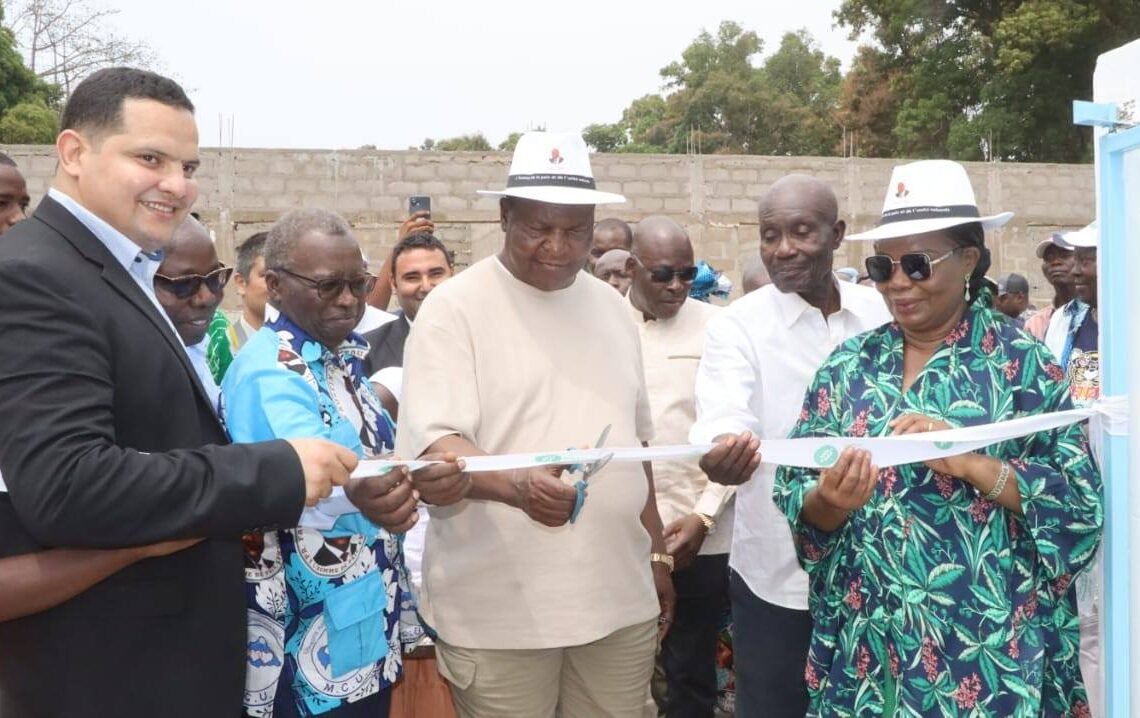 Le couple présidentiel inaugure deux forages équipés de châteaux d’eau au village Liby