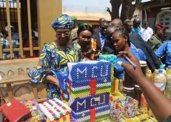 La Première Dame Tina Marguerite Touadéra a visité les femmes incarcérées à la maison d&rsquo;arrêt et de correction pour femme de Bimbo